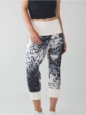 LULULEMON Dance to Yoga Pant Size 6